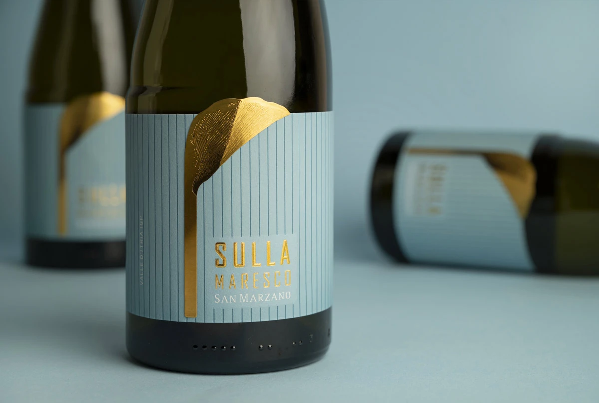 Packaging design bottiglia di vino e studio grafico etichette in Puglia a cura di studio Usopposto